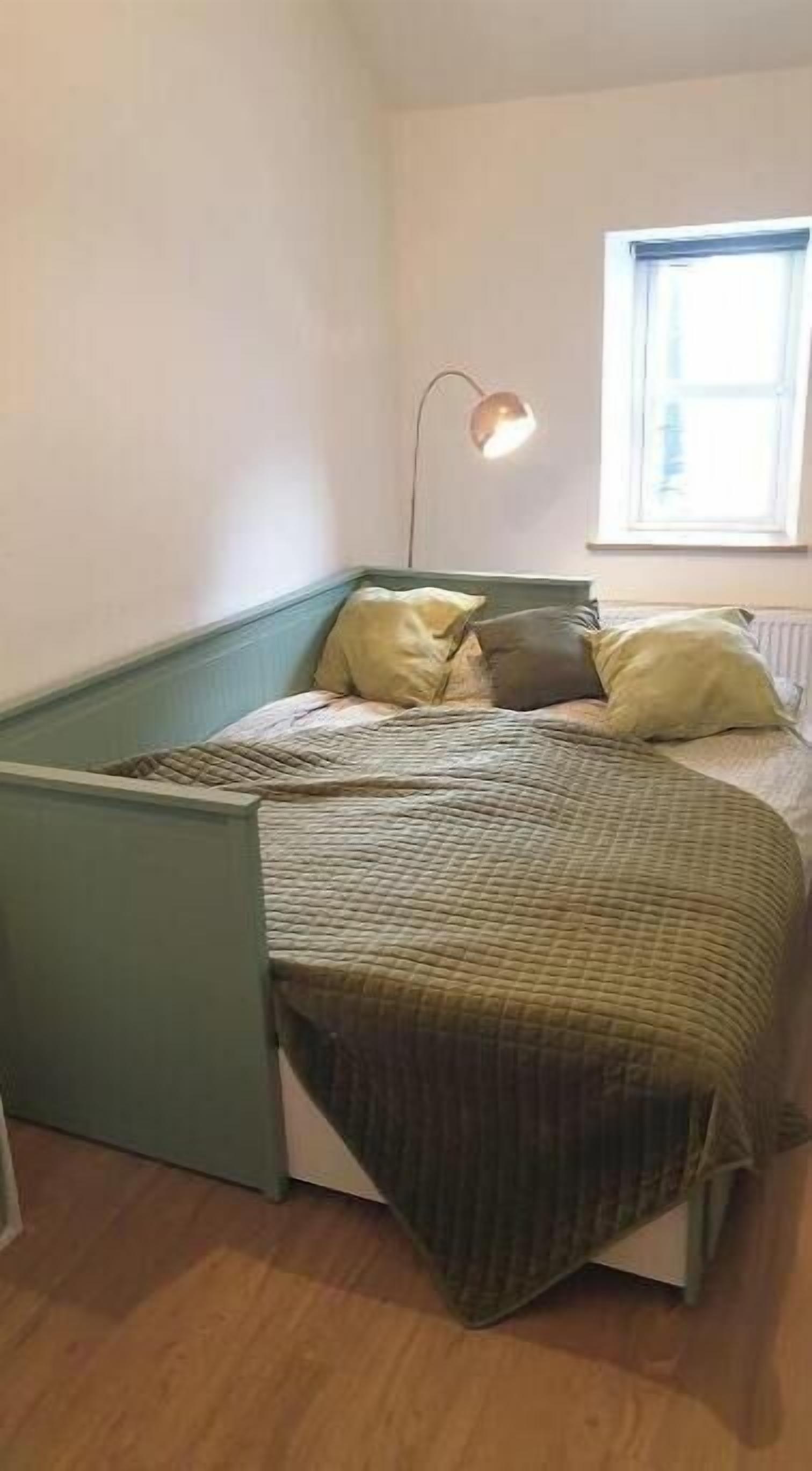 2 slaapkamers, een strijkplank/strijkijzer, reisbedje, gratis wifi