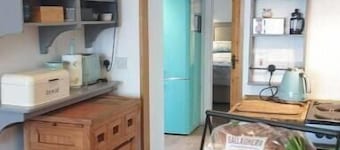 The Olde Sweet Shop | Cosy Townhouse with Wood Stove in the Heart of Athboy