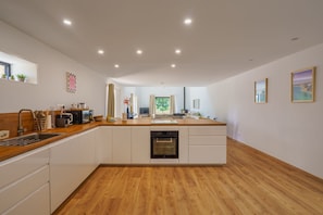 Private kitchen - L'Escapade Odet - Gîte avec terrasse et jardin (Gouesnach)
