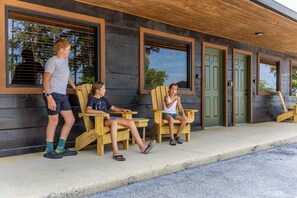 Terrace/patio - Starboard State Rooms at Little River Marina (Cedar Bluff)