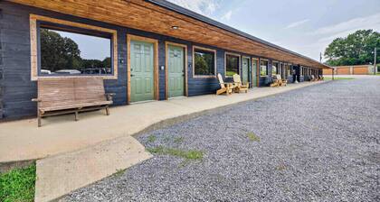 Starboard State Rooms at Little River Marina