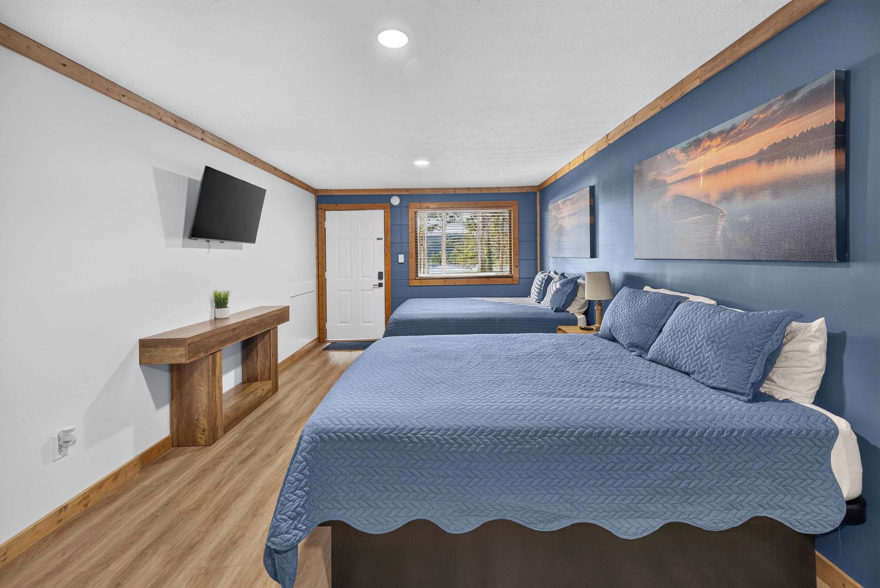 WiFi, bed sheets