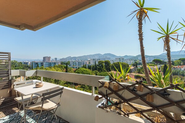Outdoor dining - Lou Cigaloun - Rooftop panoramique près des plages (Marseille)