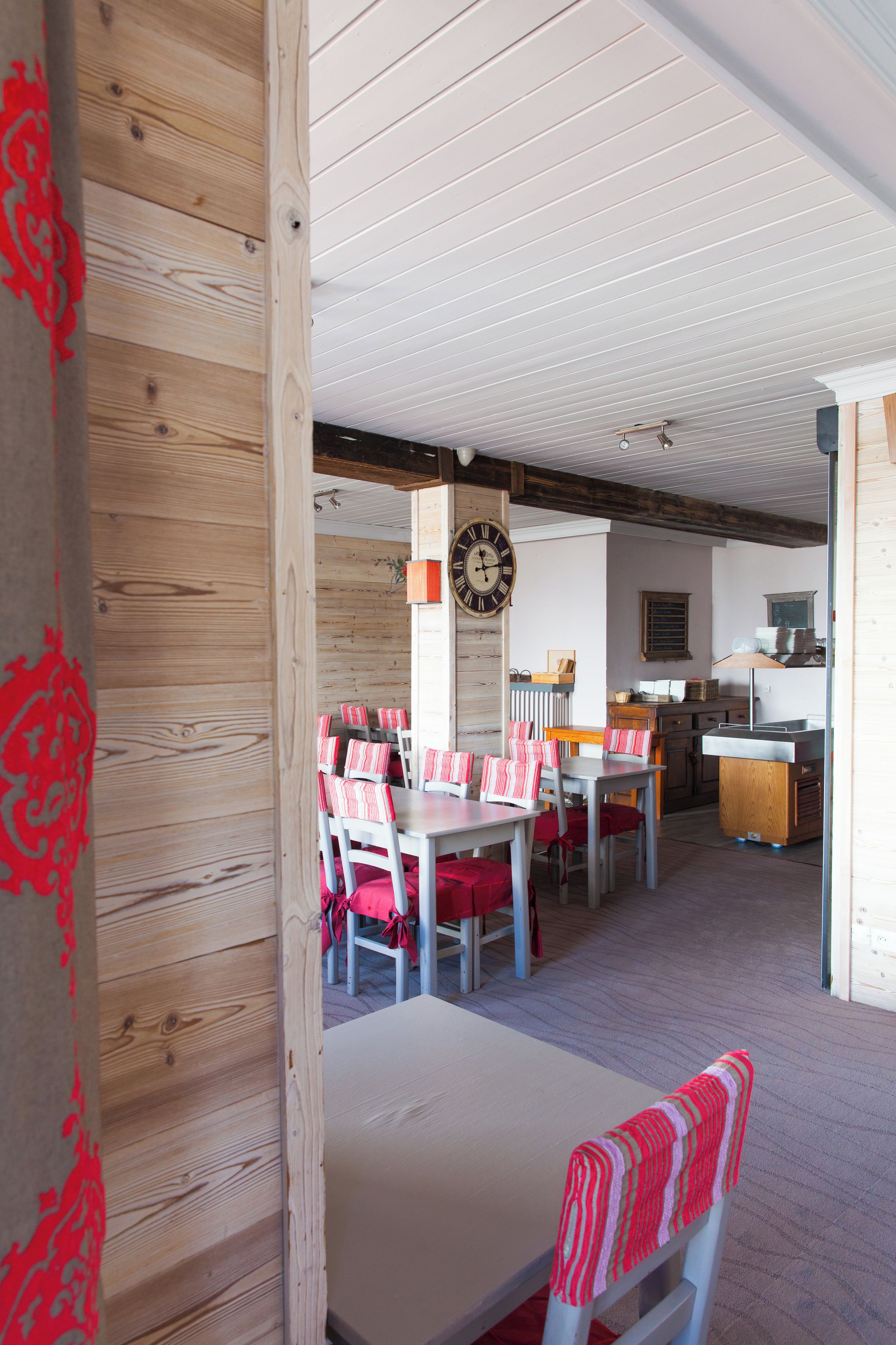فطور قائم على الخدمة الذاتية مجانًا يوميًا