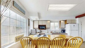 Coffee/tea maker, fridge, microwave, stovetop - Seascape Home - Spacious Coastal Retreat with Ocean Views (Trinidad)