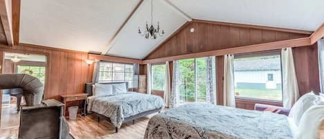 Iron/ironing board, travel crib, WiFi, bed sheets