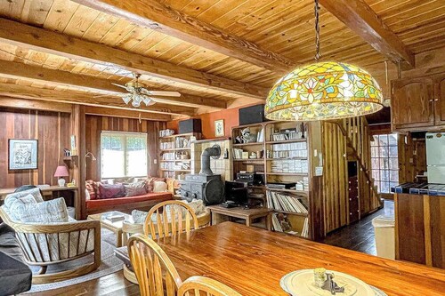 Cozy Trinity Cottage