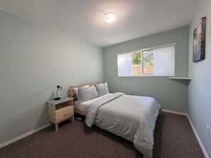 Room - Wavesong Refuge - Peaceful Oceanfront-Inspired Coastal Escape (McKinleyville)