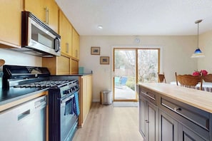 Private kitchen - Wavesong Refuge - Peaceful Oceanfront-Inspired Coastal Escape (McKinleyville)