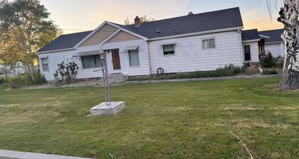 Charming 3-bedroom house with huge backyard! Great place to relax!