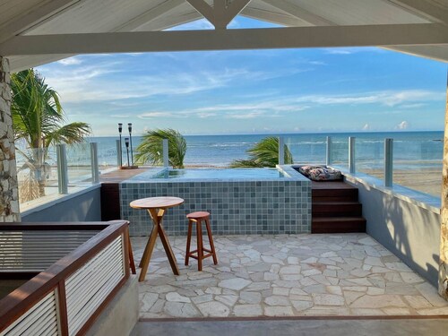 Uba House in Icaraizinho/CE - Beachfront - infinity pool - right on the sand