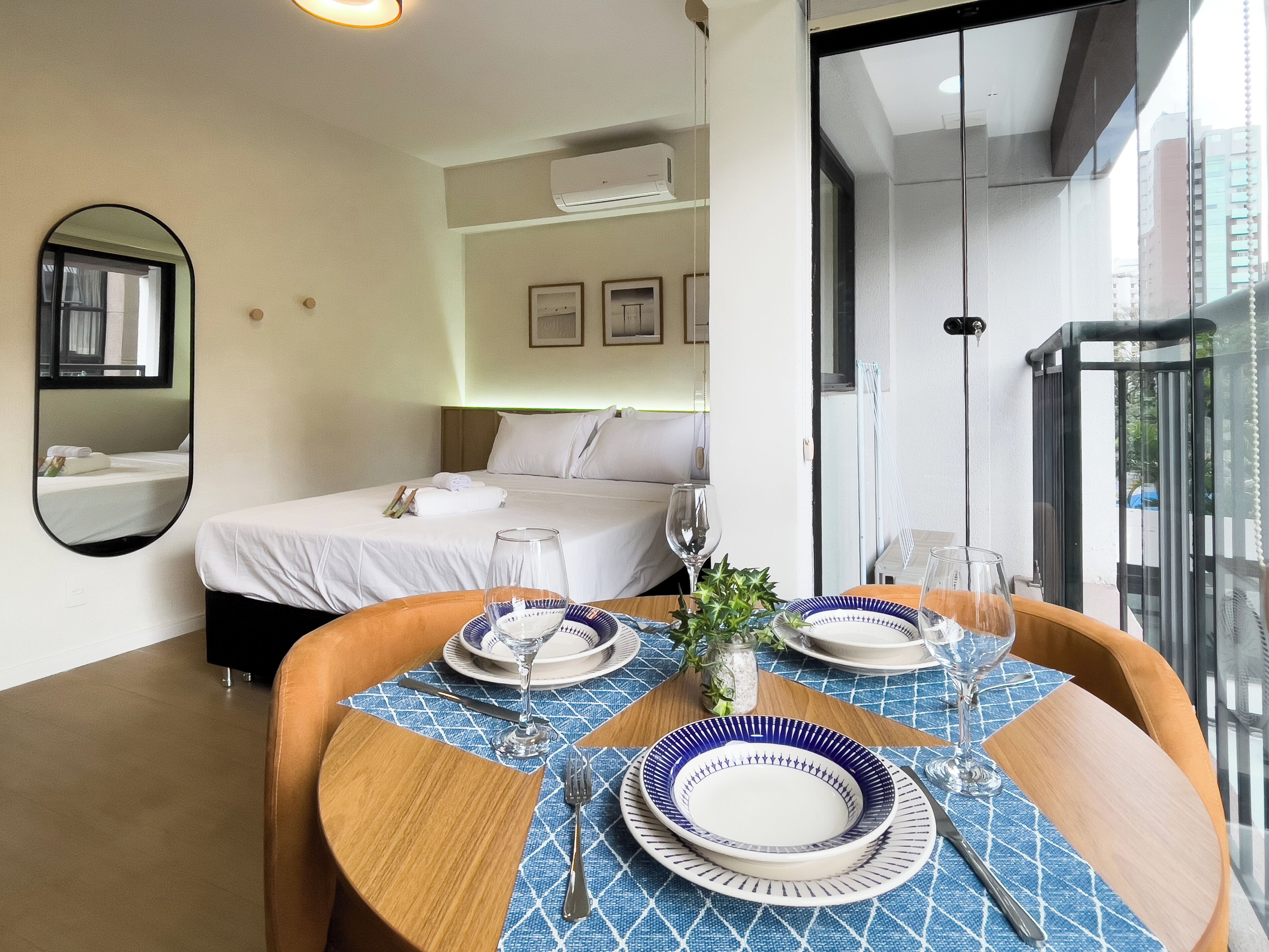Studio | Blackout drapes, iron/ironing board, WiFi (free)