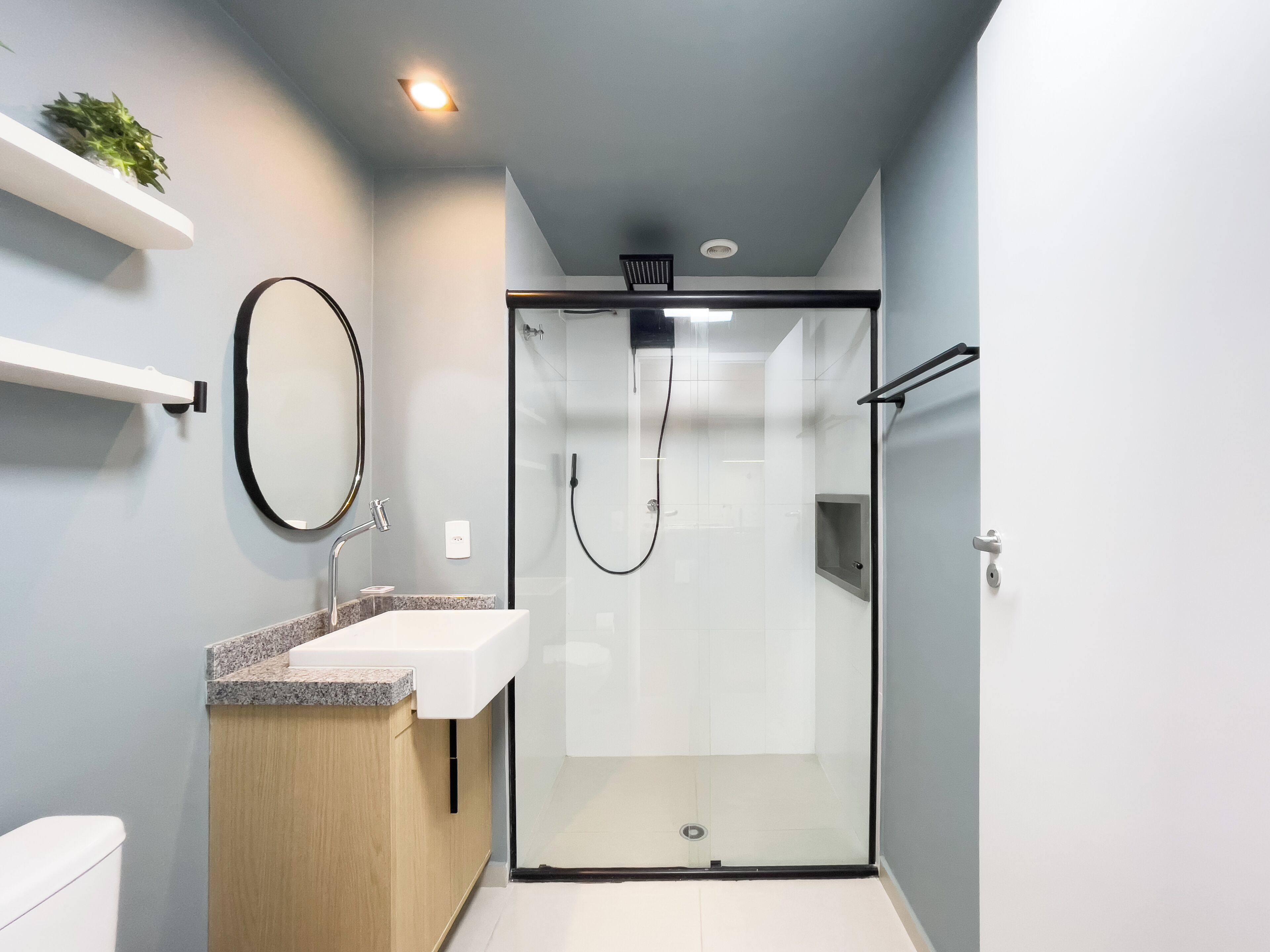 Studio | Phòng tắm | Buồng tắm vòi sen, đồ dùng nhà tắm miễn phí, khăn tắm, xà phòng 