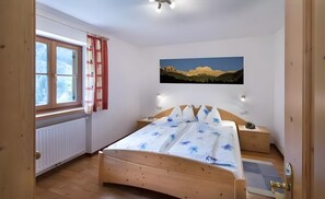 WiFi, bed sheets - Apartment 'Platschgolerhof Quellwasser' with Terrace, Private Garden and Wi-Fi (Tiers)