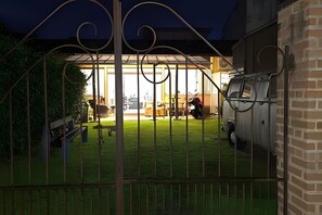Gambar tidak terklasifikasi, 3 dari 50, tombol