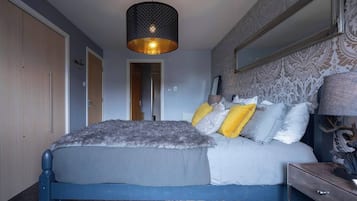 2 bedrooms, iron/ironing board, travel cot, free WiFi