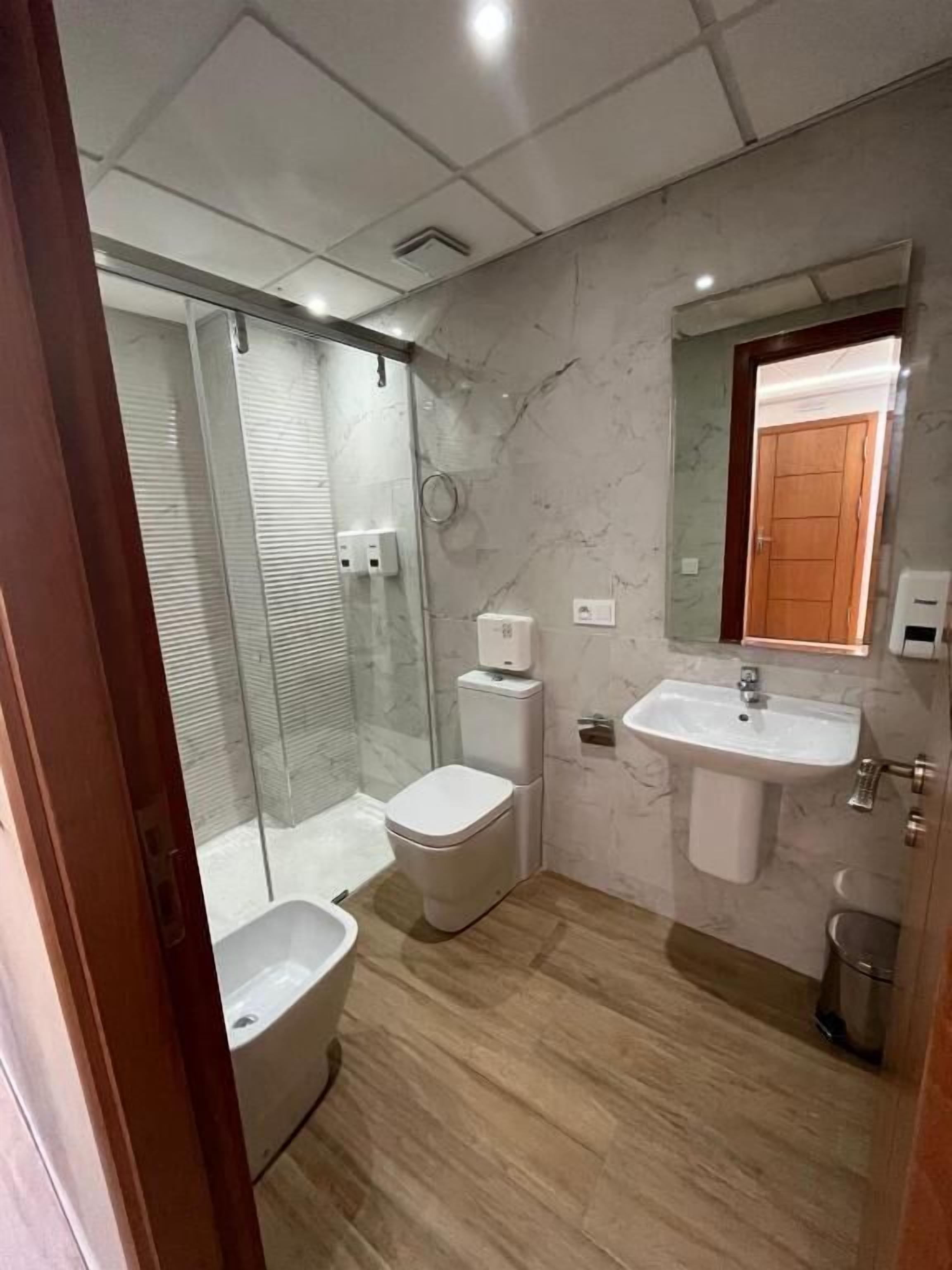 Family Apartment, Balcony, City View | Bathroom