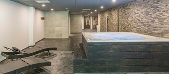 Family Retreat w/Scenic Views, Onsite Dining | Nature Trails & Wellness Access