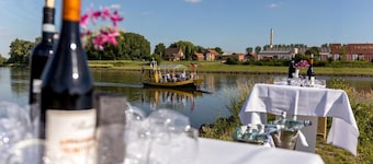 Breathtaking Stay w/Spa & Scenic Surroundings | Local Dining & Nature Spots