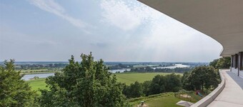Breathtaking Stay w/Spa & Scenic Surroundings | Local Dining & Nature Spots