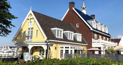 Perfect Urban Stay | Coronel Karting & Huizer Museum & Goois Nature Reserve