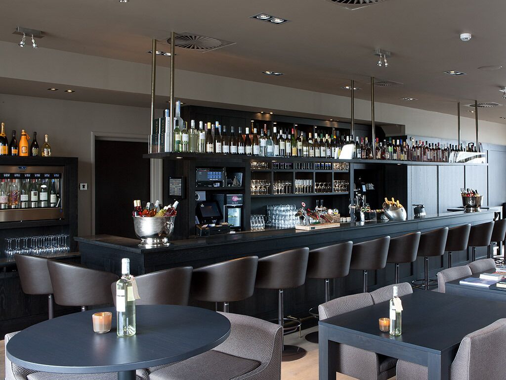 Bar (in der Unterkunft)
