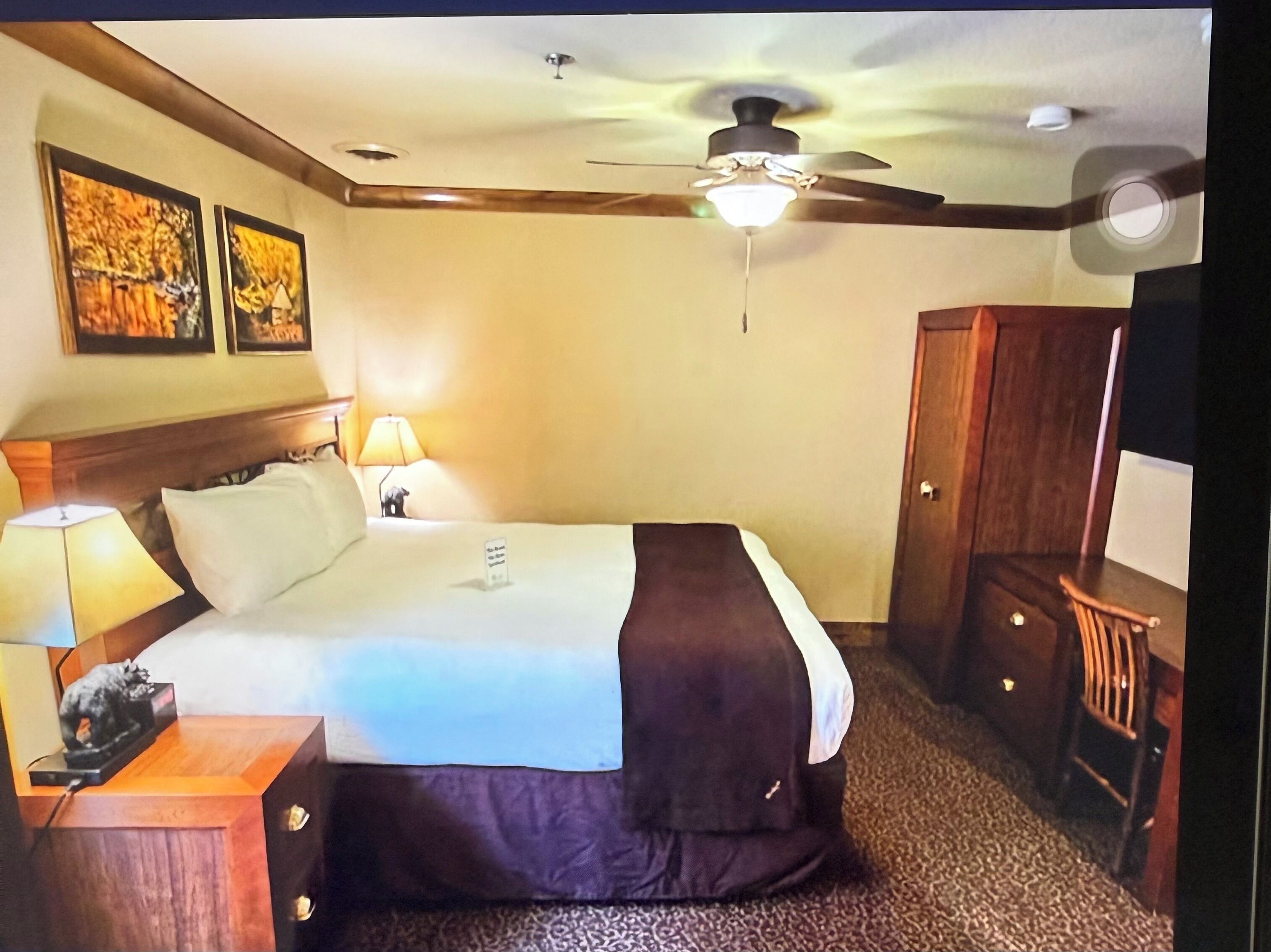 1 bedroom, in-room safe, iron/ironing board, free WiFi