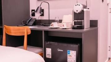 Cofres nos quartos, cortinas blackout, Wi-Fi de cortesia