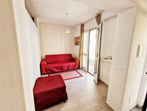 Living area - Rosso Apartment (Castellammare del Golfo)