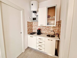 Private kitchen - Rosso Apartment (Castellammare del Golfo)