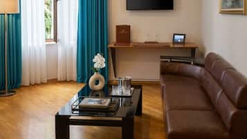 Luxury Apartment, Balcony, Sea View | In-room safe, desk, laptop workspace, blackout curtains