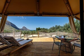 Exclusive Tent, Garden View | Outdoor dining
