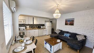 Casa, 2 habitaciones, con acceso para personas discapacitadas, patio | Comedor