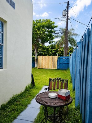 Casa, 2 habitaciones, accesible para personas con discapacidad, patio | Restaurante al aire libre