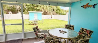 Coastal 3BR/2BA Home! Enjoy the beach and sun! Clean, cozy and comfy!