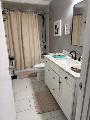 Bruser, håndklæder, Toiletpapir