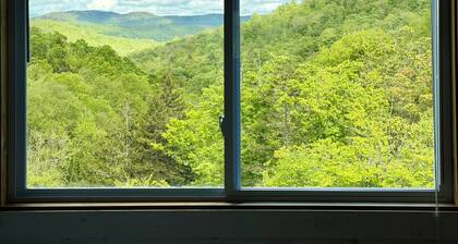 Lovely Chalet atop Vermont’s Green Mountains - perfect for a cozy getaway