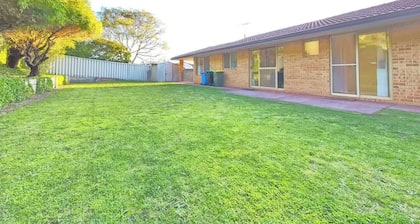 Cozy and Elevated 4BR Home near Albany CBD & Beach
