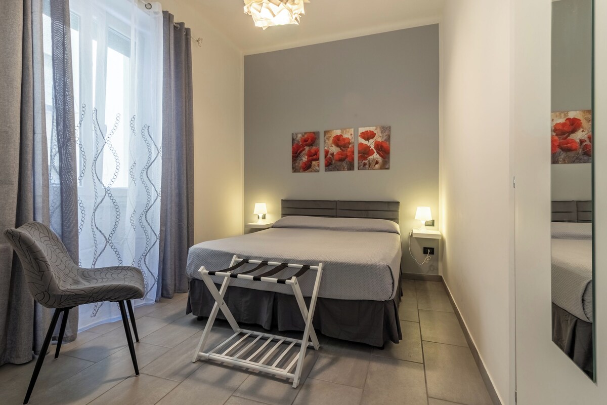 Double Room | Laptop workspace, free WiFi