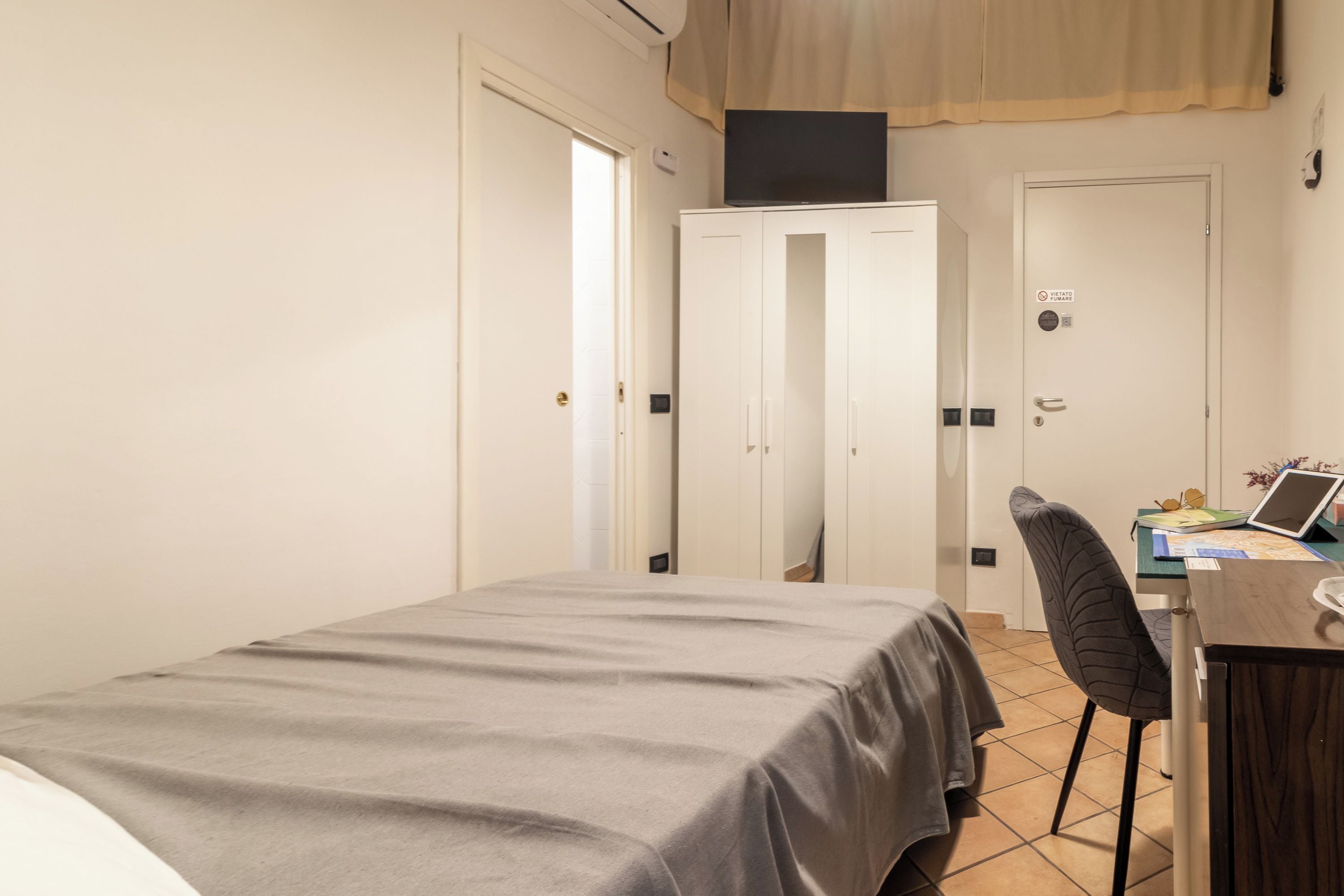 Double Room | Laptop workspace, WiFi (free)
