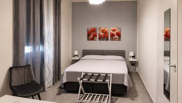 Double Room | Laptop workspace, WiFi (free)