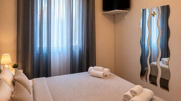 Double Room | Laptop workspace, WiFi (free)