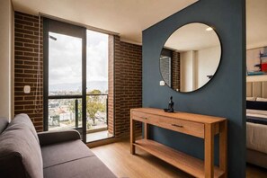 Living area - ENZO Privé | The Alma 72 Executive Studio with Pool & City Views Condo (Bogotá)
