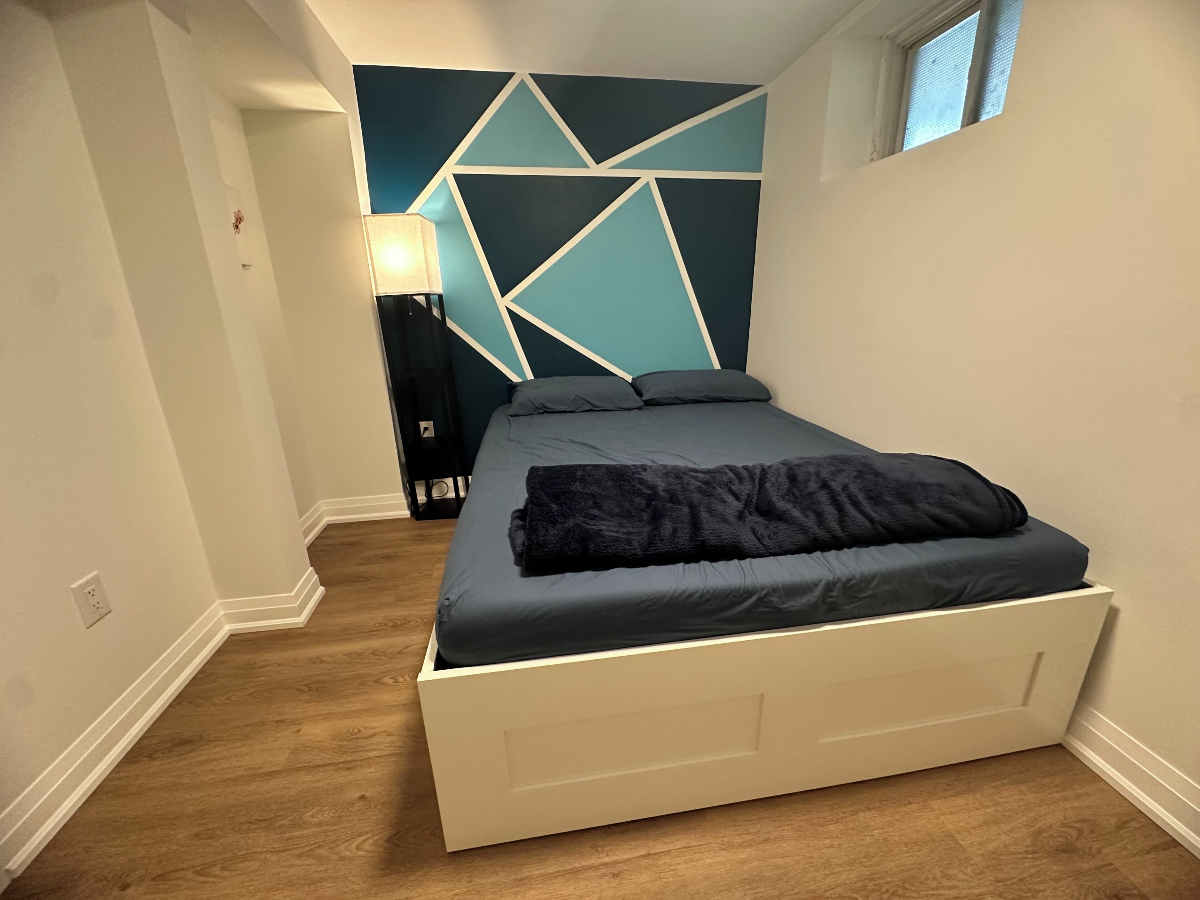WiFi, bed sheets