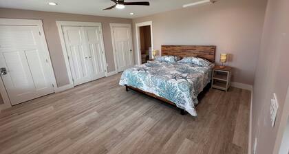 7BR/8 bath; 2 min to beach; beach views, elevator, heated pool/hot tub,game room