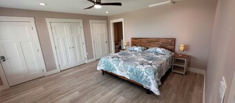 7BR/8 bath; 2 min to beach; beach views, elevator, heated pool/hot tub,game room