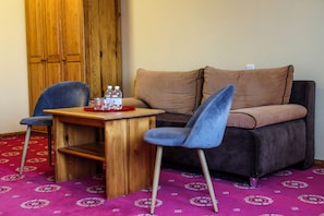 Classic Double Room | Interior - Hotel Metro (Klodzko Miasto)