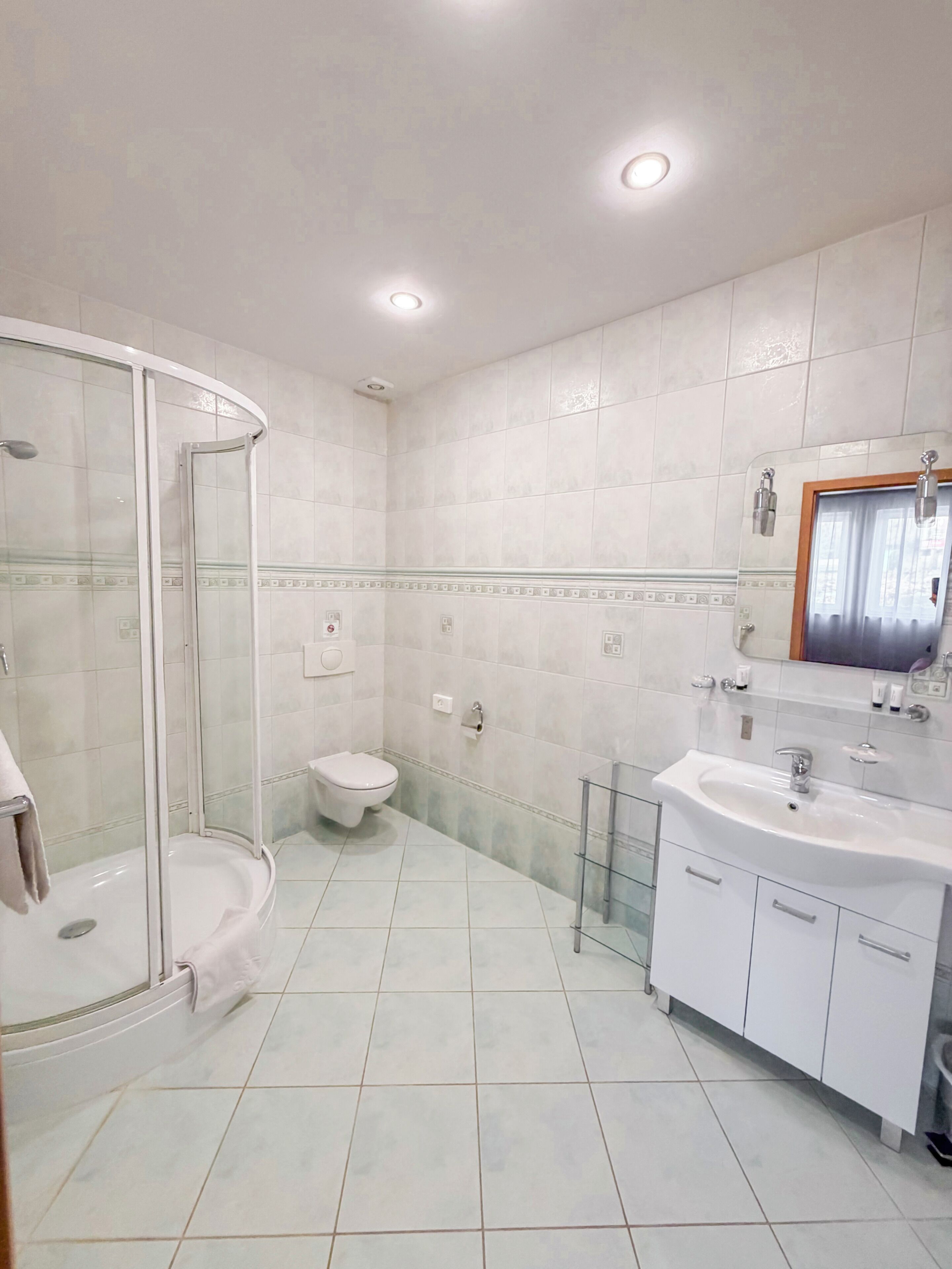 Classic Twin Room | Bathroom