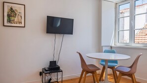Dining - Bright 1BR Flat in Bairro Alto by LovelyStay (Encarnação)