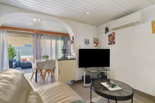 Villa Rosina with Private Terrace, Wi-Fi, and Air Conditioning